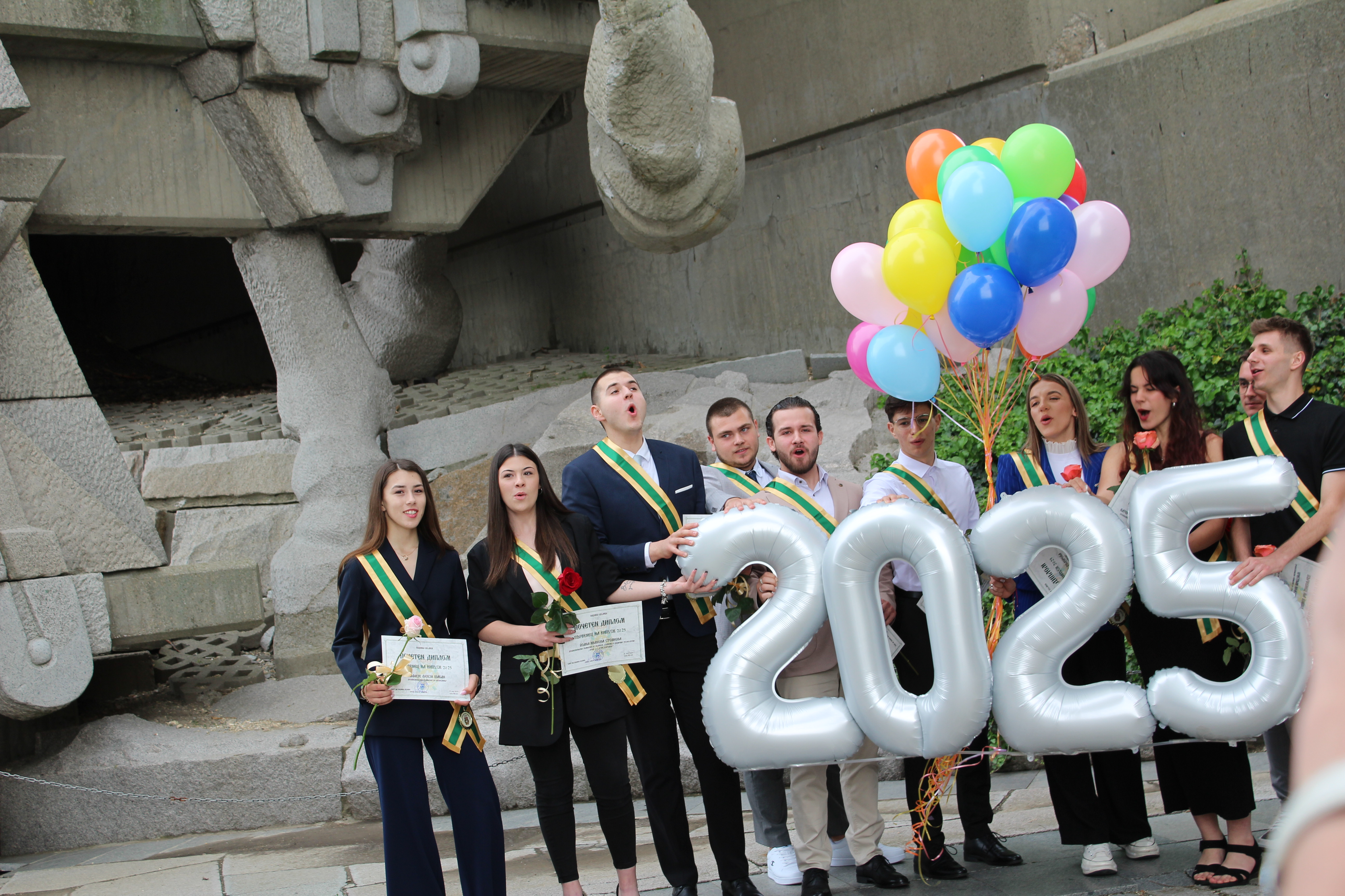 НАГРАДИХА ПЪРВЕНЦИТЕ НА ВИПУСК 2025