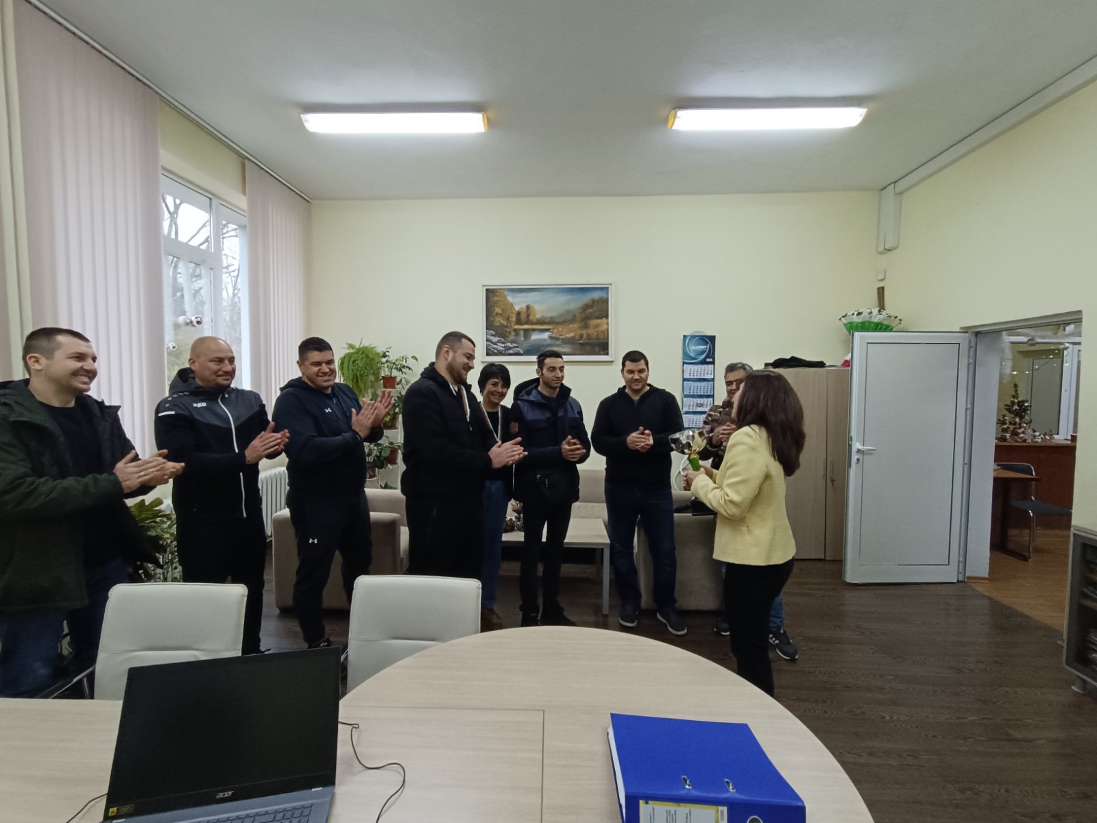 Коледен турнир по волейбол между учители