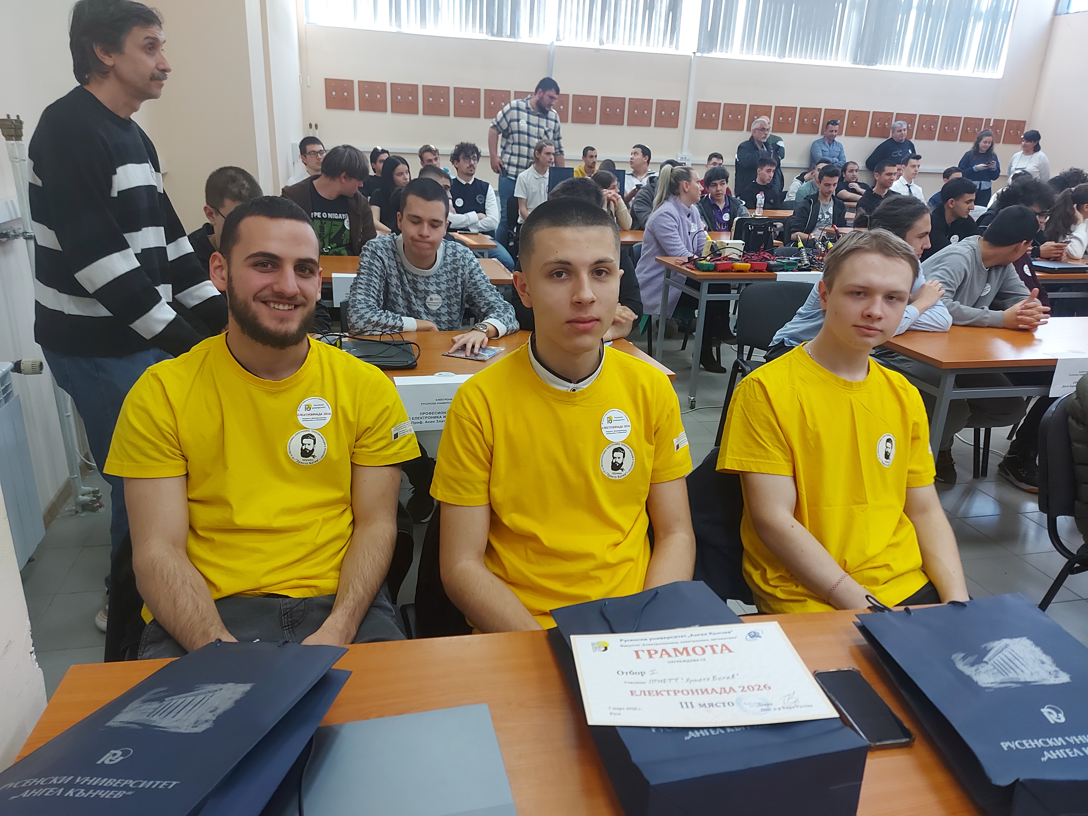 ОТЛИЧНО ПРЕДСТАВЯНЕ НА УЧЕНИЦИТЕ ОТ ПГМЕТТ „ХРИСТО БОТЕВ“ – ШУМЕН НА „ЕЛЕКТРОНИАДА 2026“