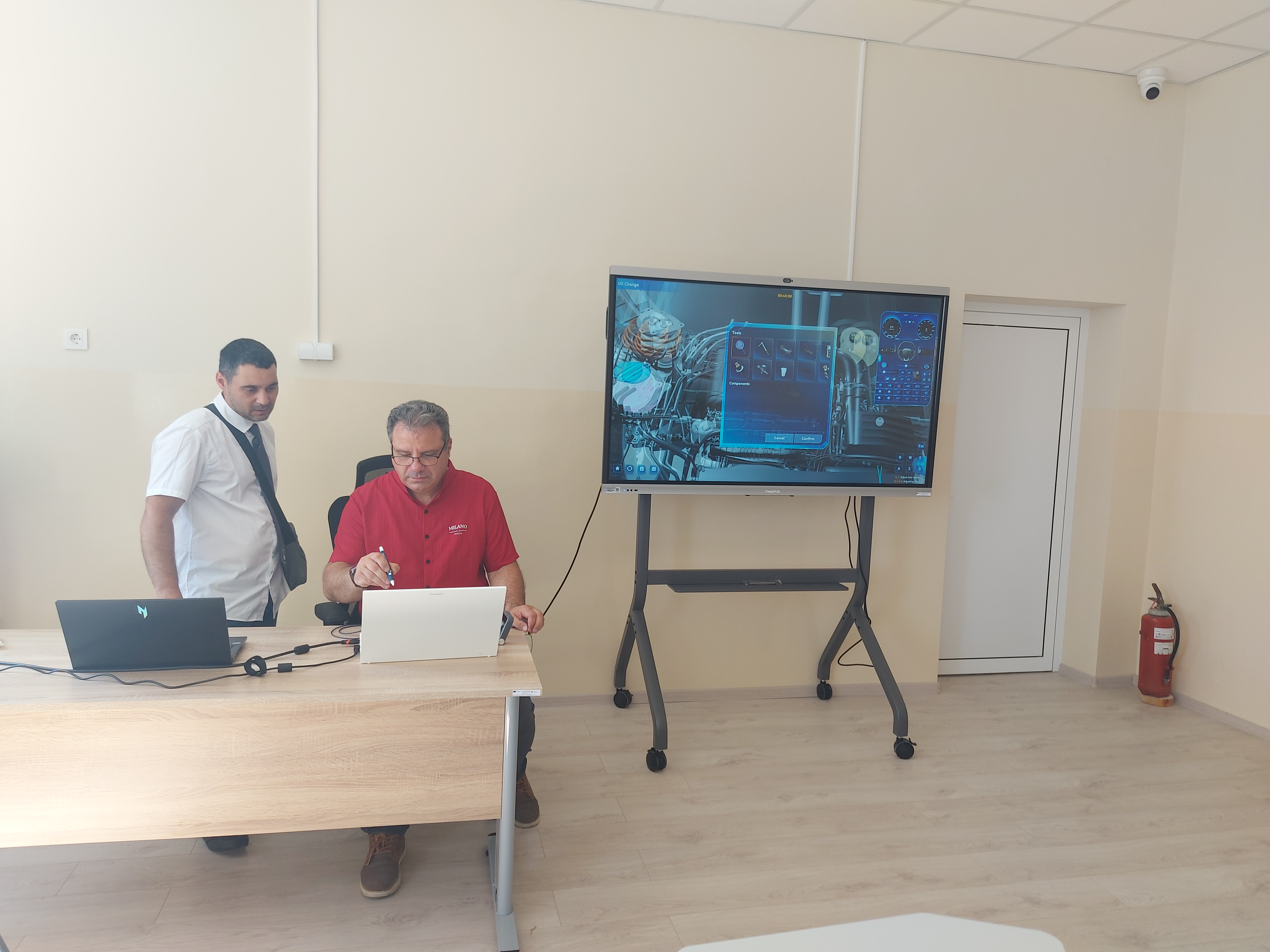 ОФИЦИАЛНО ОТКРИВАНЕ НА STEM ЦЕНТЪР В ПГМЕТТ „ХРИСТО БОТЕВ“